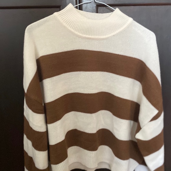 H&M Striped Brown and Cream Coloured Sweater - Picture 3 of 3